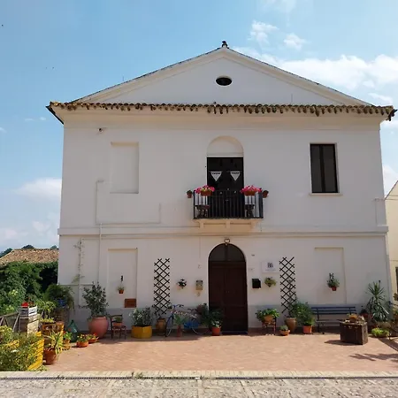 Dimora Amina Bed & Breakfast 5*