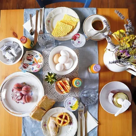 Bed and Breakfast Dimora Amina 4*