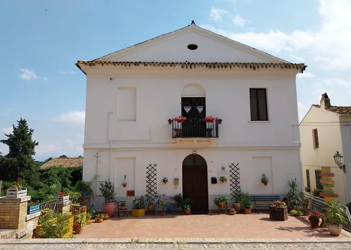 Dimora Amina فندق مبيت وإفطار 4*