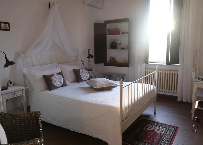 فندق مبيت وإفطار Dimora Amina لوريتو أبروتينو