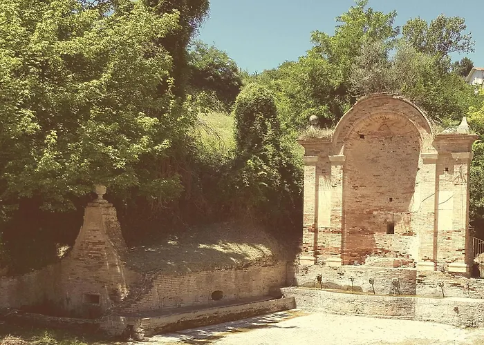 فندق مبيت وإفطار Dimora Amina 4*